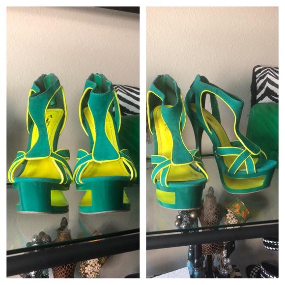 Tropical Jenna Cutout Platform Neon Lime & Green Heels - Picture 7 of 12